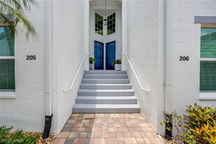 5963 Sand Wedge Ln in Naples, FL - Foto de edificio - Building Photo