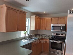 5610 Samter Ct in Tampa, FL - Building Photo - Building Photo