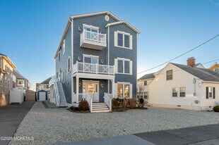 29 4th Ave in Lavallette, NJ - Building Photo