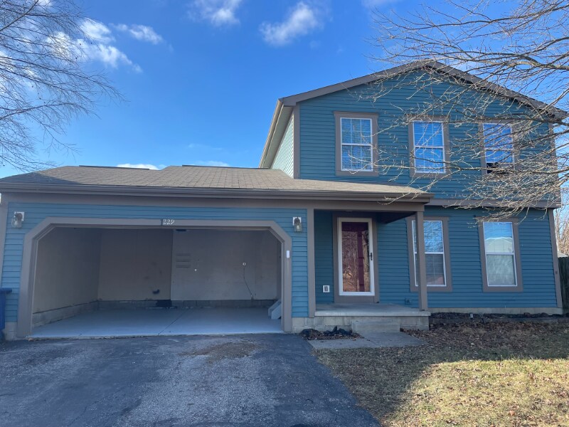 1229 Crossbrook Blvd in Galloway, OH - Foto de edificio