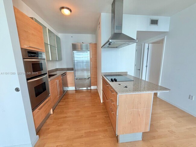 218 SE 14th St in Miami, FL - Building Photo - Building Photo