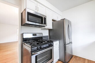 1801 N Harvard Blvd in Los Angeles, CA - Building Photo - Building Photo