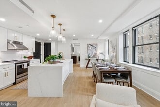 135 S 19th St in Philadelphia, PA - Foto de edificio - Building Photo