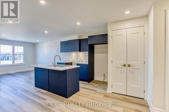 7497 Marvel Dr in Niagara Falls, ON - Building Photo - Building Photo