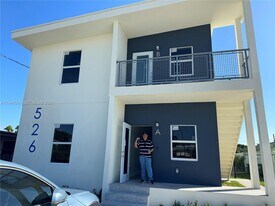 526 NW 6th St in Hallandale Beach, FL - Building Photo