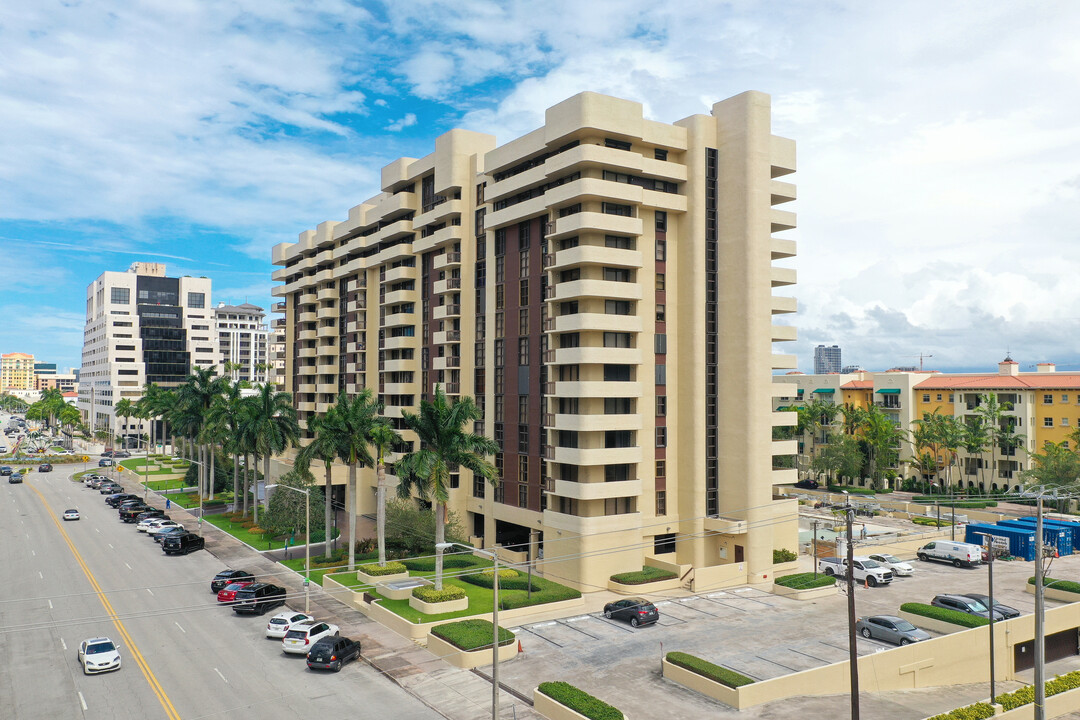 Biltmore II Condominiums in Coral Gables, FL - Building Photo