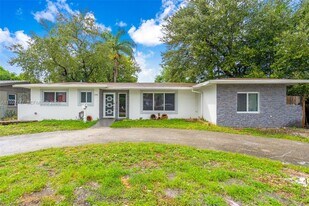 17930 NE 6th Ave in Miami, FL - Building Photo