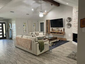 14227 Sandfield Dr in Houston, TX - Building Photo - Building Photo