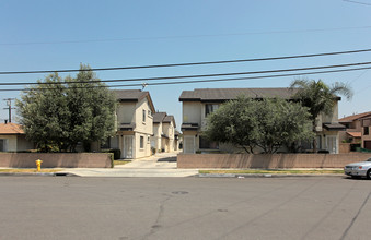 Alameda Townhomes in Downey, CA - Building Photo - Building Photo