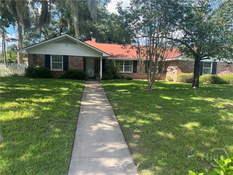 1614 Queensbury St in Savannah, GA - Building Photo