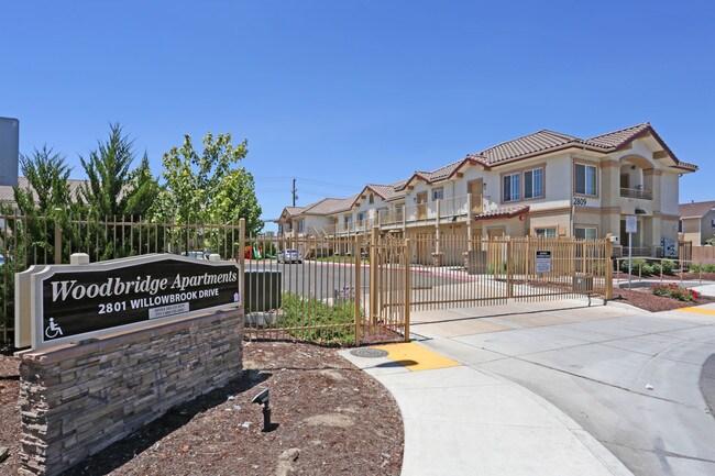 Woodbridge Place Apartments in Merced, CA - Building Photo - Building Photo