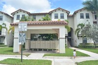 10620 NW 88th St in Doral, FL - Foto de edificio - Building Photo