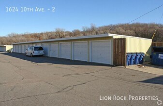 1624 10th Ave in Newport, MN - Building Photo - Building Photo