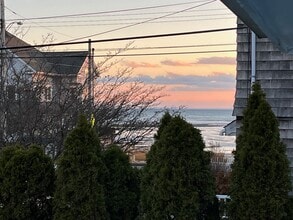 14 Nashawena Ave in West Haven, CT - Foto de edificio - Building Photo