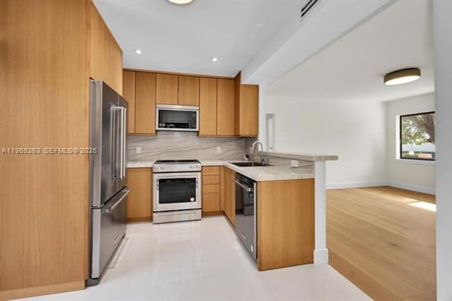 3791 SW 26th Terrace in Miami, FL - Foto de edificio - Building Photo