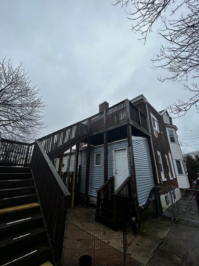 133 Liberty St in Trenton, NJ - Foto de edificio - Building Photo