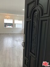 926 S Holt Ave in Los Angeles, CA - Building Photo - Building Photo