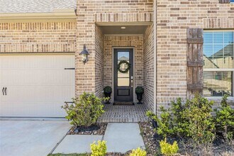 1384 Knollbridge Pt Ln in Pinehurst, TX - Building Photo - Building Photo