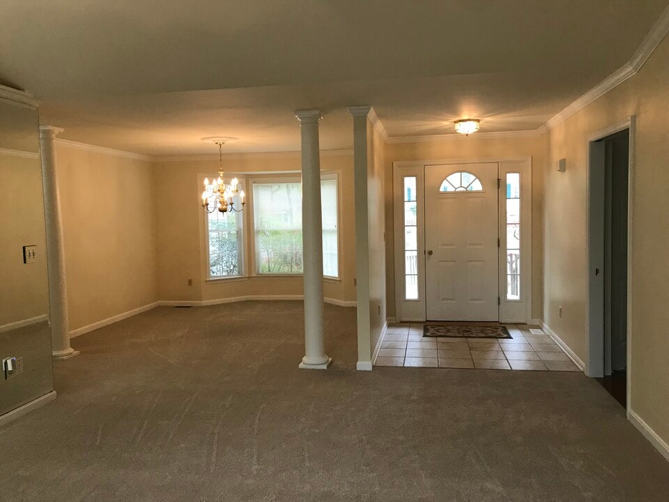 113 Battlefield Rd in Locust Grove, VA - Building Photo