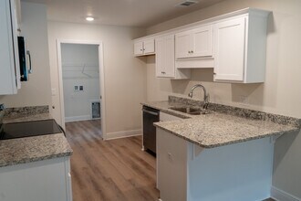 1704 Atlanta Ave in Pensacola, FL - Building Photo - Building Photo