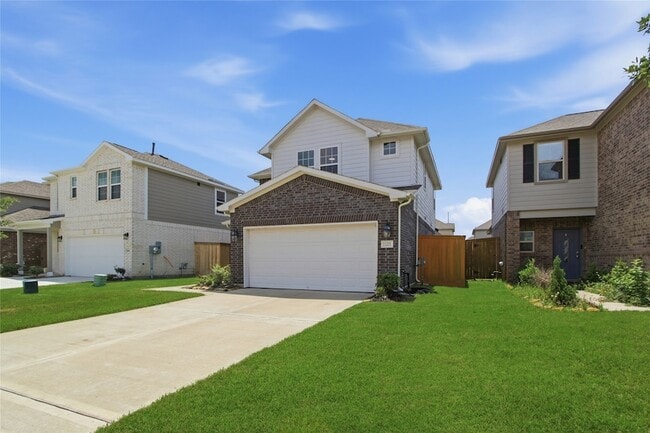 13201 Leisure Cove Dr in Texas City, TX - Building Photo - Building Photo