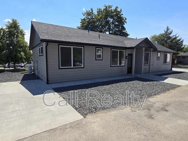 property at 4215 N Locust Rd