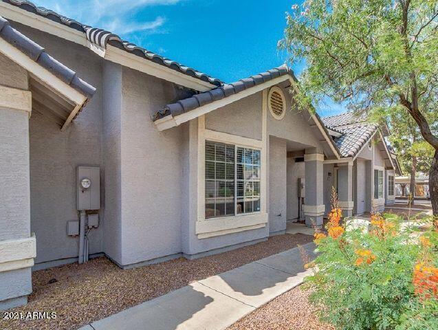 860 N McQueen Rd in Chandler, AZ - Building Photo