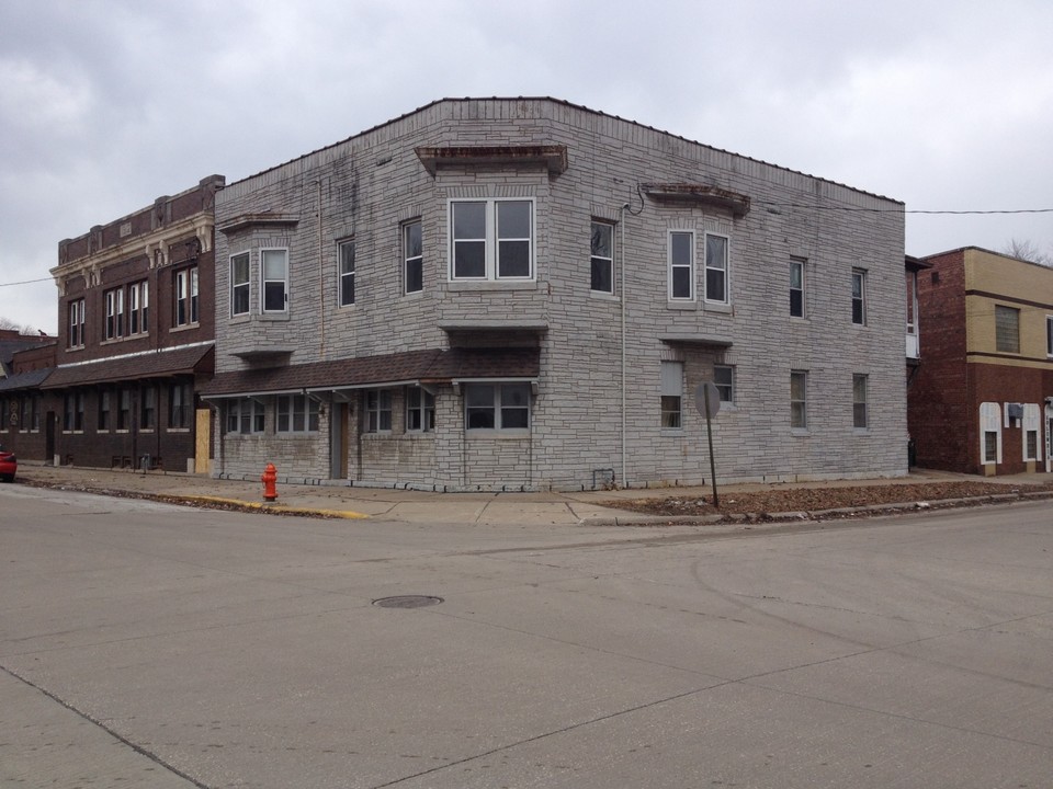 841-845 18th Ave in Moline, IL - Building Photo