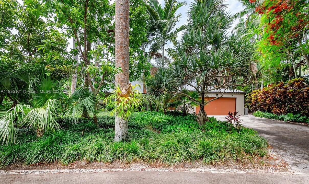 3400 Poinciana Ave in Miami, FL - Building Photo