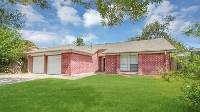 16322 Espinosa Dr in Houston, TX - Building Photo - Building Photo