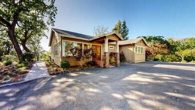 9809 Sonoma Hwy in Kenwood, CA - Building Photo - Building Photo