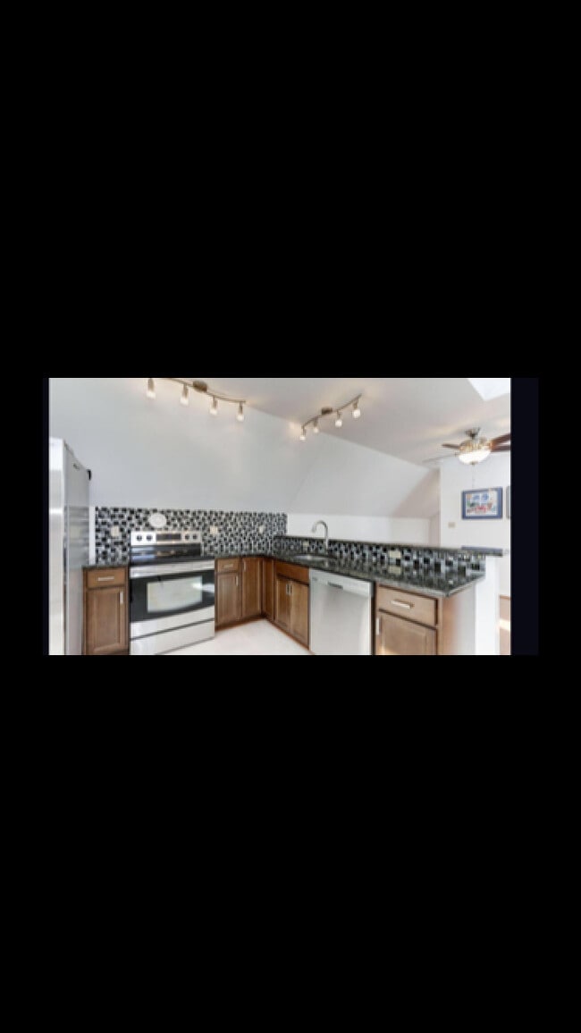 18671 Woodburn Rd, Unit 18671Woodburnrd