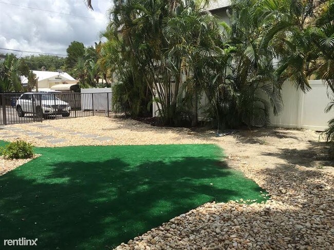 207 SE 10th Ter in Fort Lauderdale, FL - Building Photo - Building Photo