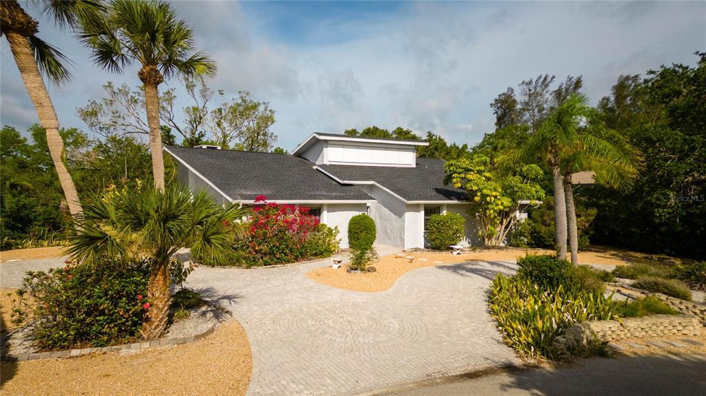 733 Tropical Cir in Siesta Key, FL - Foto de edificio