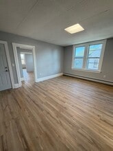 165-169 Park Rd in West Hartford, CT - Foto de edificio - Building Photo