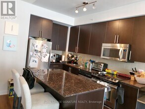 60 Berwick Ave in Toronto, ON - Building Photo - Building Photo