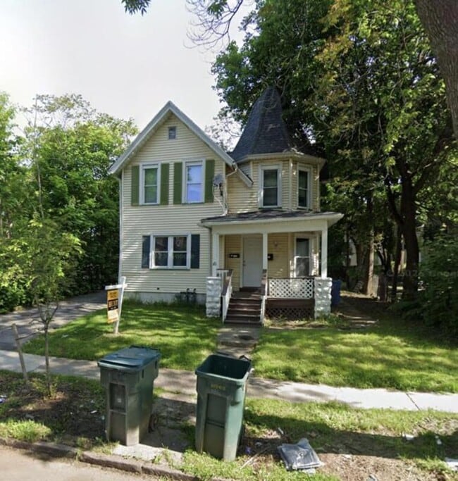 property at 10 Locust St