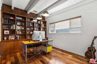 3926 W Point Dr in Los Angeles, CA - Building Photo - Building Photo