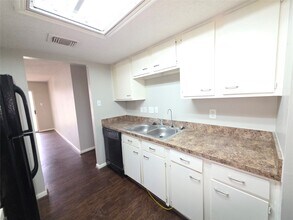 9814 Kiwi Ln in Conroe, TX - Building Photo - Building Photo