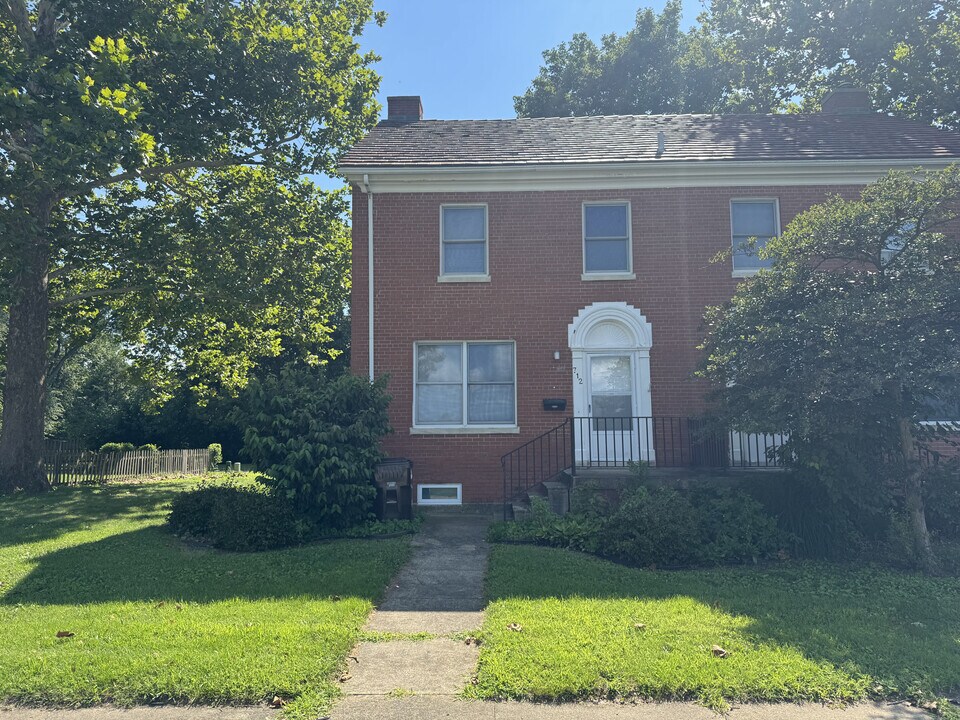 712 Pacesetter Dr in Rantoul, IL - Foto de edificio