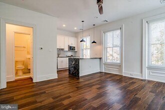 106 S Church St in West Chester, PA - Building Photo - Building Photo