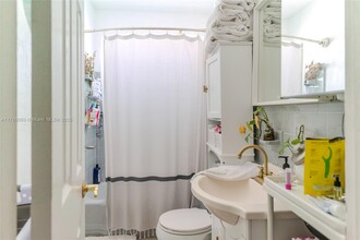 2610 NE 18th Ter in Lighthouse Point, FL - Building Photo - Building Photo