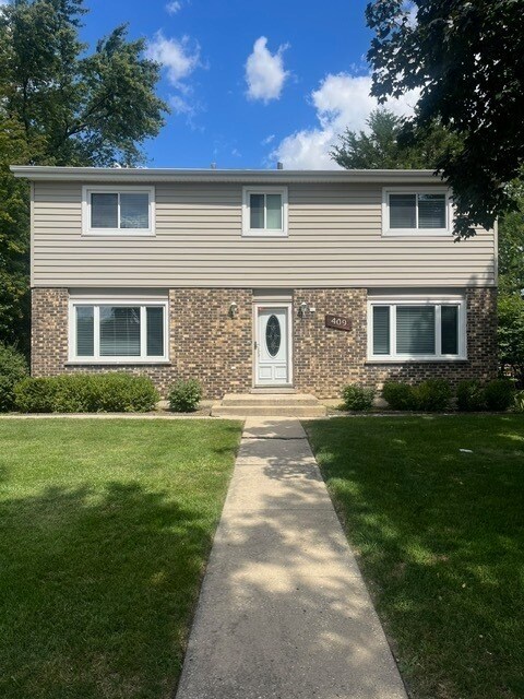 409 E Fullerton Ave in Elmhurst, IL - Building Photo