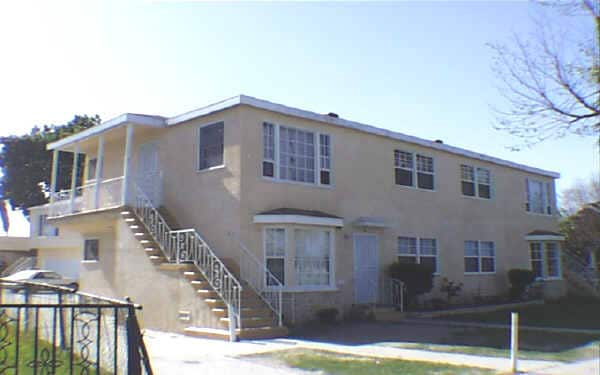 11113 State St in Lynwood, CA - Building Photo