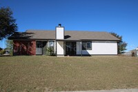 302 Bronc Dr in Copperas Cove, TX - Foto de edificio - Building Photo