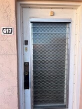 2851 Somerset Dr in Lauderdale Lakes, FL - Building Photo - Building Photo