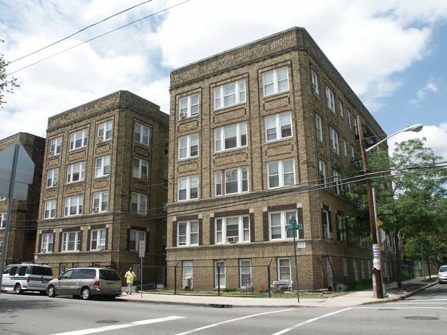 478-482 Clifton Ave in Newark, NJ - Building Photo - Building Photo