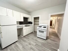 8 Oakland St, Unit B1 in Boston, MA - Building Photo