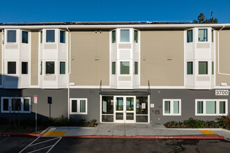 Heritage House & Valle Verde Apartments in Napa, CA - Foto de edificio - Building Photo