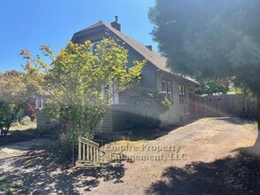 1764 W 9th Pl in Eugene, OR - Building Photo - Building Photo